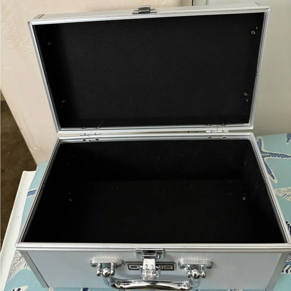 🍾Excellent condition Aluminum Storage Box,great for makeup, tattoo supplies 5x11